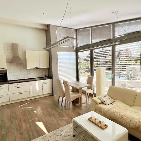 Loft Apartment *